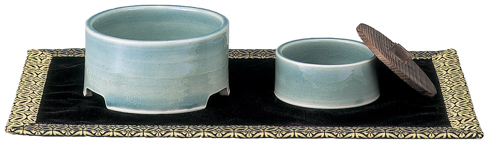 ruirui織部　香炉　純銀花刻透かし火屋　黒田陶々庵極箱　D　R7731 山田仏具オンラインショップ / ○陶器 香炉（家具調）・ガラス香炉